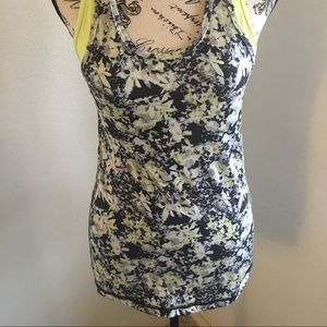 Luluemon size 6 women’s tank